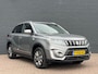 Suzuki Vitara 1.5 Hybrid 115pk Aut Select | Trekhaak 1200KG I Stoelverwarming | Camera Achter | Dodehoek Sensoren | CarPlay | Adaptive Cruise Control | KeyLess |