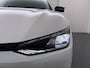 Kia EV6 Plus Advanced 77.4 kWh Leer Schuif-kanteldak Camera Adap.Cruise Warmtepomp V2L Elektr.-Stoel-Massage+Ventilatie+Verwarmd+Memory Apple Carplay Android Auto Navi Ecc Stuur+Stoelverwarming Matrix-LED Meridian-Audio PDC-a+v SOH 100% DAB Elek.Achterklep Lmv 20" Lane Assist Privacy Glas 1.600kg Trekvermogen! 1e Eigenaar Dealeronderhouden Origineel Nederlandse Auto Nieuwprijs €53.860,- snelladen tot 240 KW
