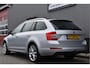 Skoda Octavia Combi 1.4 TSI Greentech Elegance Businessline Afn. trekhaak, Cruise, Keyless, Memory, Canton, Stoelverwarming, PDC, NAP