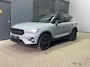 Volvo XC40 B4 Ultra Black Edition | Panoramadak | Trekhaak | 360° Camera | ACC | Stoel+Stuurverwarming