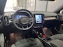 Volvo XC40 B4 Ultra Black Edition | Panoramadak | Trekhaak | 360° Camera | ACC | Stoel+Stuurverwarming