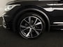 Volkswagen Tiguan 1.5 TSI R-Line Business 150 pk Automaat (DSG) | Verlengde garantie | Navigatie | Panoramadak | Trekhaak (wegklapbaar) | Parkeersensoren (Park assist) | Achteruitrijcamera | Stoelverwarming | R-Line |