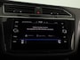 Volkswagen Tiguan 1.5 TSI R-Line Business 150 pk Automaat (DSG) | Verlengde garantie | Navigatie | Panoramadak | Trekhaak (wegklapbaar) | Parkeersensoren (Park assist) | Achteruitrijcamera | Stoelverwarming | R-Line |