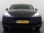 Tesla Model Y 300pk Warmtepomp LFP-Accu Leer Lmv Camera's Panoramadak Adap.Cruise Navi Ecc SOH 92% RWD Autopilot Stoel+Stuur+Achterbank Verwarming Elek.Achterklep Dodehoek detector Draadloze telefoonlader 1e Eigenaar Fabrieksgarantie op Motor en Accu tot 13-12-2030/160.000km 1.600KG-Trekvermogen