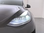Tesla Model Y 300pk Warmtepomp LFP-Accu Leer Lmv Camera's Panoramadak Adap.Cruise Navi Ecc SOH 92% RWD Autopilot Stoel+Stuur+Achterbank Verwarming Elek.Achterklep Dodehoek detector Draadloze telefoonlader 1e Eigenaar Fabrieksgarantie op Motor en Accu tot 13-12-2030/160.000km 1.600KG-Trekvermogen