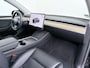 Tesla Model Y 300pk Warmtepomp LFP-Accu Leer Lmv Camera's Panoramadak Adap.Cruise Navi Ecc SOH 92% RWD Autopilot Stoel+Stuur+Achterbank Verwarming Elek.Achterklep Dodehoek detector Draadloze telefoonlader 1e Eigenaar Fabrieksgarantie op Motor en Accu tot 13-12-2030/160.000km 1.600KG-Trekvermogen