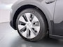 Tesla Model Y 300pk Warmtepomp LFP-Accu Leer Lmv Camera's Panoramadak Adap.Cruise Navi Ecc SOH 92% RWD Autopilot Stoel+Stuur+Achterbank Verwarming Elek.Achterklep Dodehoek detector Draadloze telefoonlader 1e Eigenaar Fabrieksgarantie op Motor en Accu tot 13-12-2030/160.000km 1.600KG-Trekvermogen