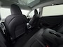 Tesla Model Y 300pk Warmtepomp LFP-Accu Leer Lmv Camera's Panoramadak Adap.Cruise Navi Ecc SOH 92% RWD Autopilot Stoel+Stuur+Achterbank Verwarming Elek.Achterklep Dodehoek detector Draadloze telefoonlader 1e Eigenaar Fabrieksgarantie op Motor en Accu tot 13-12-2030/160.000km 1.600KG-Trekvermogen