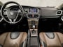 Volvo V40 Cross Country 1.6 T4 Summum Luxury 180Pk Automaat (PANORAMADAK, NAVIGATIE, LEDER, MEMORY SEATS, CAMERA, STOELVERWARMING, XENON, GETINT GLAS, KEYLESS, NIEUWSTAAT)