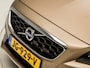 Volvo V40 Cross Country 1.6 T4 Summum Luxury 180Pk Automaat (PANORAMADAK, NAVIGATIE, LEDER, MEMORY SEATS, CAMERA, STOELVERWARMING, XENON, GETINT GLAS, KEYLESS, NIEUWSTAAT)