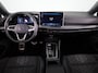 Volkswagen Golf 1.5 eTSI R-Line Edition 150 pk Automaat (DSG) | Verlengde garantie | Navigatie via App | Panoramadak | Parkeersensoren | Achteruitrijcamera | Stoelverwarming |