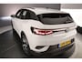 Volkswagen ID.4 Pro Oranje Edition 286pk Automaat Adaptive cruise control, Elektrische achterklep, LED matrix koplampen, Achteruitrijcamera, Stuurwiel verwarmd