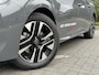 Peugeot 208 Allure 1.2 Hybrid 110PK e-DCS6 Automaat Navigatie, Rondomzichtcamera, Climate Control, Adaptieve Cruise Control, Parkeersensoren