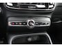 Volvo XC40 T4 Automaat Recharge R-Design Expression | Adapt. Cruise | El. Trekhaak | Camera | BLIS | Verw.  Voorstoelen & Stuurwiel | Leder | Keyless |