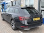 Skoda Superb Combi 1.4 TSI iV Sportline / AUTOMAAT/ TREKHAAK/ DCC/ SMARTLINK/ STUUR+STOELVERWARM./ MEMORY SEAT/ KEYLESS/ PARK.SENSOR.V+A/ CAMERA/ CRUISE/ DAB/ ELEK.ACHTERKLEP/ NAVI/ CLIMA/ LED/ 19'' LMV