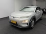 Hyundai Kona Electric EV Fashion 64 kWh 3- Fase SOH 95,6% | Warmtepomp | Camera | Navigatie | Head-Up Display