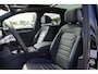 Volkswagen Touareg 3.0 TSi eHybrid 4MOTION R design |Final Edition| Panoramisch schuifdak | Trekhaak elektrisch | Adaptieve Cruise Control | Soft close portieren | Leder "Puglia" "R-logo' zwart/ blauwe stikking | 22" Lichtmetalen velgen "Estoril", zwart