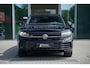 Volkswagen Touareg 3.0 TSi eHybrid 4MOTION R design |Final Edition| Panoramisch schuifdak | Trekhaak elektrisch | Adaptieve Cruise Control | Soft close portieren | Leder "Puglia" "R-logo' zwart/ blauwe stikking | 22" Lichtmetalen velgen "Estoril", zwart