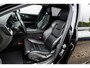 Volvo V60 Cross Country 2.0 B5 AWD Pro | Achteruitrijcamera | Parkeersensoren | Lederen Bekleding | Parkeerverwarming | Navigatie | Apple Carplay | Android Auto | Elektrische Achterklep | Keyless Entry | Stoelverwarming voor en achter