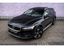 Volvo V60 Cross Country 2.0 B5 AWD Pro | Achteruitrijcamera | Parkeersensoren | Lederen Bekleding | Parkeerverwarming | Navigatie | Apple Carplay | Android Auto | Elektrische Achterklep | Keyless Entry | Stoelverwarming voor en achter