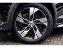 Volvo V60 Cross Country 2.0 B5 AWD Pro | Achteruitrijcamera | Parkeersensoren | Lederen Bekleding | Parkeerverwarming | Navigatie | Apple Carplay | Android Auto | Elektrische Achterklep | Keyless Entry | Stoelverwarming voor en achter