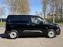 Opel Combo-e Electric L1 50 kWh 136pk | ACTIE! | 8 jaar garantie | 0% financial lease | 2-zits | Warmtepomp | Full ECO LED koplampen | Multimedia | Apple Carplay | Android Auto | Achteruitrijcamera | Parkeersensoren achter | Digital cockpit | Stuurwielbediening | Bestuurdersstoel comfort | Houten afwerking laadruimte | Reservewiel | van €31.145 voor €26.250 ex. BTW rijklaar
