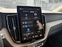 Volvo XC60 2.0 T6 Plug-in hybrid AWD Plus Dark | Facelift | Head-Up | Panoramadak | Trekhaak | 360 Camera | All-Season Banden | Google | Stoel en Stuurverwarming |
