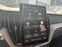 Volvo XC60 2.0 T6 Plug-in hybrid AWD Plus Dark | Facelift | Head-Up | Panoramadak | Trekhaak | 360 Camera | All-Season Banden | Google | Stoel en Stuurverwarming |