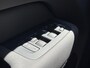 Volvo XC60 2.0 T6 Plug-in hybrid AWD Plus Dark | Facelift | Head-Up | Panoramadak | Trekhaak | 360 Camera | All-Season Banden | Google | Stoel en Stuurverwarming |
