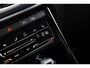 Volkswagen T-Roc 1.5 TSI 150pk 7-DSG R-Line | Trekhaak | Achteruitrijcamera | Carplay | Climate Control | Adaptive Cruise | 17"