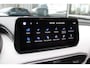 Hyundai Santa Fe 1.6 T-GDI PHEV Premium Plus Sky | Elektrisch verstelb. bestuurdersstoel met geheugen | Rondomzicht camera | Elektrisch bedienbare achterklep | Achterbank in delen neerklapbaar | Achterbank verwarmd | Achteruitrijcamera