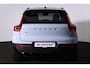 Volvo EX40 Extended Range Ultra 82 kWh - Panorama/schuifdak - IntelliSafe Assist & Surround - 360º Camera - Harman/Kardon audio - Verwarmde voorstoelen & stuur - Parkeersensoren voor & achter - Elektr. bedienb. voorstoelen met geheugen links - Draadloze tel. lader - Warmtepomp - Extra getint glas - 19' LMV
