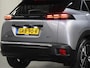 Peugeot e-2008 EV GT 54 kWh 156PK | 1ste eigenaar | AppleCarPlay/AndroidAuto | Climate Control | Adaptive Cruise Control | Camera | FULL LED | Navigatie | LMV | Parkeersensoren | Privacy Glass | Isofix | Two-Tone | Sfeerverlichting |