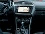 Volkswagen Tiguan 1.5 TSI ACT Highline Business R | Trekhaak | R-Line | LED Koplampen Adaptief | Navigatie | Apple Carplay | Android Auto | Adaptieve Cruise Control | Virtual Cockpit | Privacy Glas | Metallic Lak | 19'' Lichtmetalen Velgen |