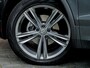 Volkswagen Tiguan 1.5 TSI ACT Highline Business R | Trekhaak | R-Line | LED Koplampen Adaptief | Navigatie | Apple Carplay | Android Auto | Adaptieve Cruise Control | Virtual Cockpit | Privacy Glas | Metallic Lak | 19'' Lichtmetalen Velgen |