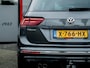 Volkswagen Tiguan 1.5 TSI ACT Highline Business R | Trekhaak | R-Line | LED Koplampen Adaptief | Navigatie | Apple Carplay | Android Auto | Adaptieve Cruise Control | Virtual Cockpit | Privacy Glas | Metallic Lak | 19'' Lichtmetalen Velgen |