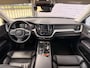Volvo XC60 2.0 B5 Momentum Pro | Trekhaak | Achteruitrijcamera | Parkeerverwarming | Lederen Sportstoelen | Keyless Entry | Navigatie | Apple Carplay | Android Auto | Stoelverwarming voor en achter
