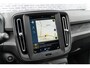 Volvo XC40 1.5 T3 | Navigatie | Trekhaak | Achteruitrijcamera | Stoelverwarming | Parkeersensoren | LED Koplampen | Climate Control | Lichtmetalen Velgen 17 inch | Volvo On Call