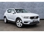 Volvo XC40 1.5 T3 | Navigatie | Trekhaak | Achteruitrijcamera | Stoelverwarming | Parkeersensoren | LED Koplampen | Climate Control | Lichtmetalen Velgen 17 inch | Volvo On Call