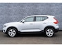 Volvo XC40 1.5 T3 | Navigatie | Trekhaak | Achteruitrijcamera | Stoelverwarming | Parkeersensoren | LED Koplampen | Climate Control | Lichtmetalen Velgen 17 inch | Volvo On Call