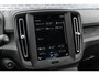 Volvo XC40 1.5 T3 | Navigatie | Trekhaak | Achteruitrijcamera | Stoelverwarming | Parkeersensoren | LED Koplampen | Climate Control | Lichtmetalen Velgen 17 inch | Volvo On Call