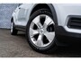 Volvo XC40 1.5 T3 | Navigatie | Trekhaak | Achteruitrijcamera | Stoelverwarming | Parkeersensoren | LED Koplampen | Climate Control | Lichtmetalen Velgen 17 inch | Volvo On Call