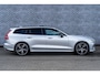 Volvo V60 2.0 T6 Twin Engine AWD R-Design | Plug-in Hybrid (PHEV) | Panoramadak | Head-Up Display | Harman Kardon Audio | Achteruitrijcamera | Stoelverwarming voor en achter | Navigatie | Keyless Entry | Lichtmetalen Velgen 19 inch