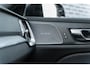 Volvo V60 2.0 T6 Twin Engine AWD R-Design | Plug-in Hybrid (PHEV) | Panoramadak | Head-Up Display | Harman Kardon Audio | Achteruitrijcamera | Stoelverwarming voor en achter | Navigatie | Keyless Entry | Lichtmetalen Velgen 19 inch