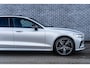Volvo V60 2.0 T6 Twin Engine AWD R-Design | Plug-in Hybrid (PHEV) | Panoramadak | Head-Up Display | Harman Kardon Audio | Achteruitrijcamera | Stoelverwarming voor en achter | Navigatie | Keyless Entry | Lichtmetalen Velgen 19 inch