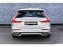 Volvo V60 2.0 T6 Twin Engine AWD R-Design | Plug-in Hybrid (PHEV) | Panoramadak | Head-Up Display | Harman Kardon Audio | Achteruitrijcamera | Stoelverwarming voor en achter | Navigatie | Keyless Entry | Lichtmetalen Velgen 19 inch