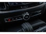 Volvo V60 2.0 T6 Twin Engine AWD R-Design | Plug-in Hybrid (PHEV) | Panoramadak | Head-Up Display | Harman Kardon Audio | Achteruitrijcamera | Stoelverwarming voor en achter | Navigatie | Keyless Entry | Lichtmetalen Velgen 19 inch