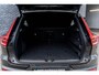 Volvo XC40 2.0 T4 Inscription | Trekhaak | Panoramadak | Achteruitrijcamera | BLIS | Cruise Control Adaptief | Elektrisch Verstelbare Voorstoelen | Navigatie | Apple Carplay | Android Auto | Keyless Entry | LED Koplampen Adaptief