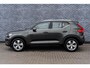 Volvo XC40 2.0 T4 Inscription | Trekhaak | Panoramadak | Achteruitrijcamera | BLIS | Cruise Control Adaptief | Elektrisch Verstelbare Voorstoelen | Navigatie | Apple Carplay | Android Auto | Keyless Entry | LED Koplampen Adaptief
