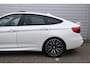BMW 3-Serie Gran Turismo 320i Corporate Lease High Executive*M-Pakket*Pano*HUD*H&K*Keyless*Trekhaak*Enz